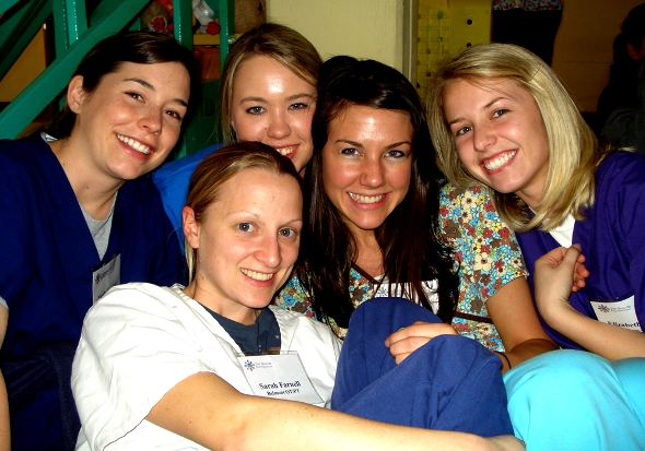 girls5pose_lg.jpg